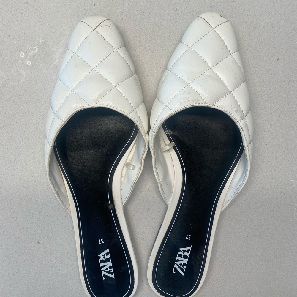 Zara white slipper size 37